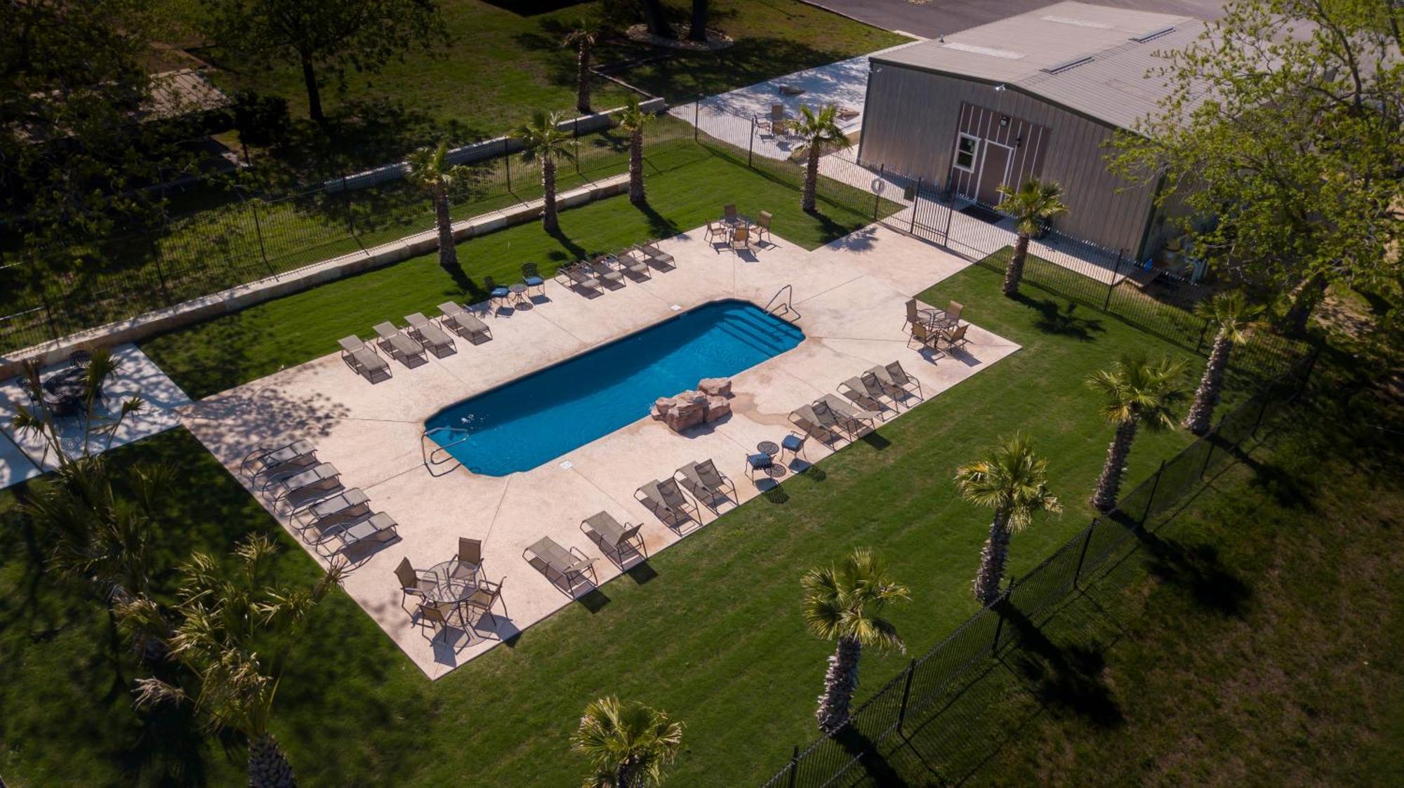Rivercity Rv Park Нью Браунфелс Экстерьер фото